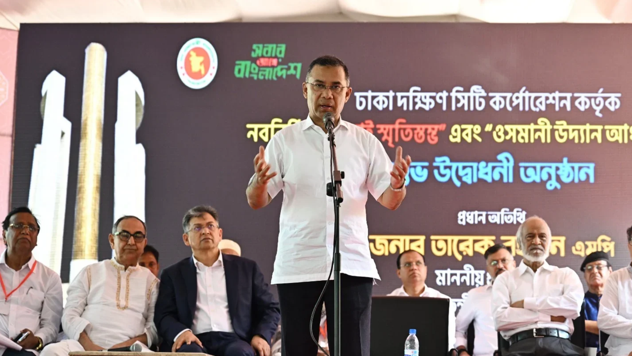 স্বৈরাচারের ফেরার পথ খুলে দেওয়া হবে জুলাই ও মুক্তিযুদ্ধের শহীদদের সঙ্গে গাদ্দারি: প্রধানমন্ত্রী