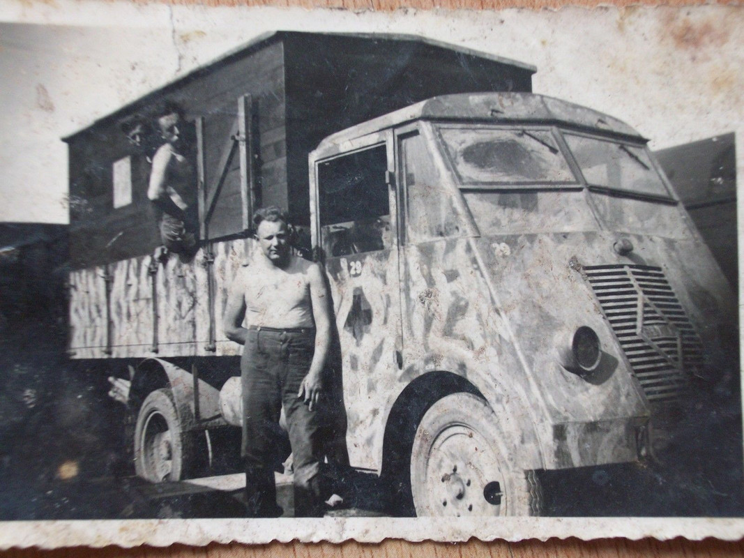 französischer Beute LKW Renault AHN des Heeres