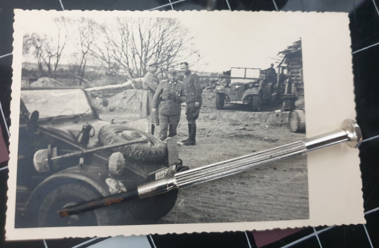 Foto WWII Kübelwagen VW 82 Kennzeichen SS