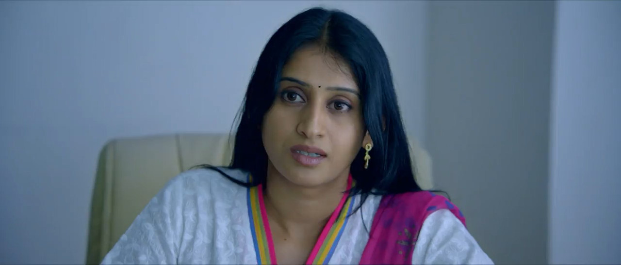 Yevadu 2014 WebRip [Hindi + Telugu] 480p, 720p ESub Screenshot