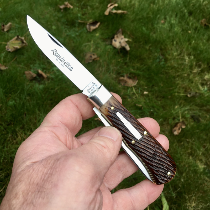 37620550-47B1-4C45-AB0C-7E303972E43D