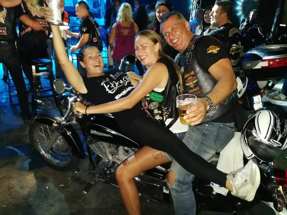 40952022_10215279002301341_9125653082670104576_n