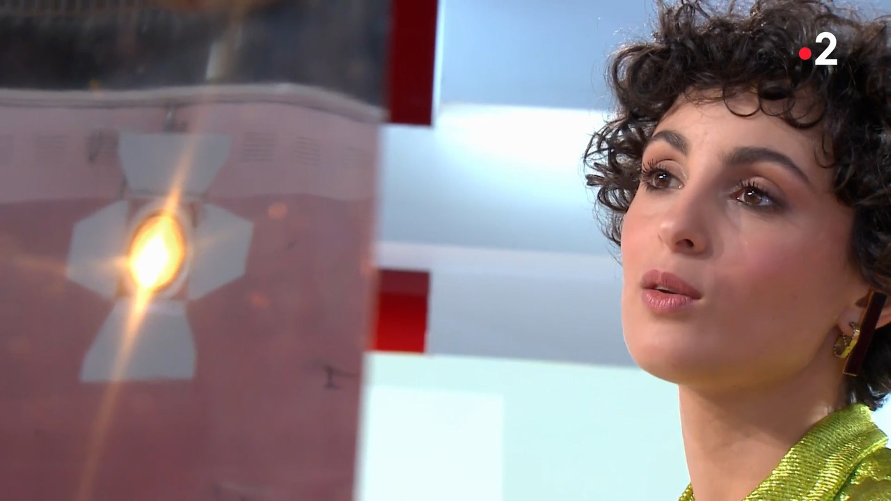 2021-11-28_15_10_Fr2_Vivement-dimanche.mp4_snapshot_19.31.446