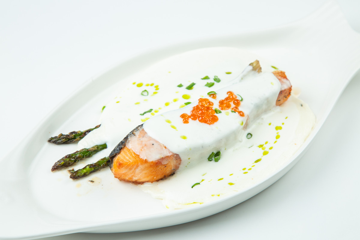 Семга с зеленой спаржей
(335г)