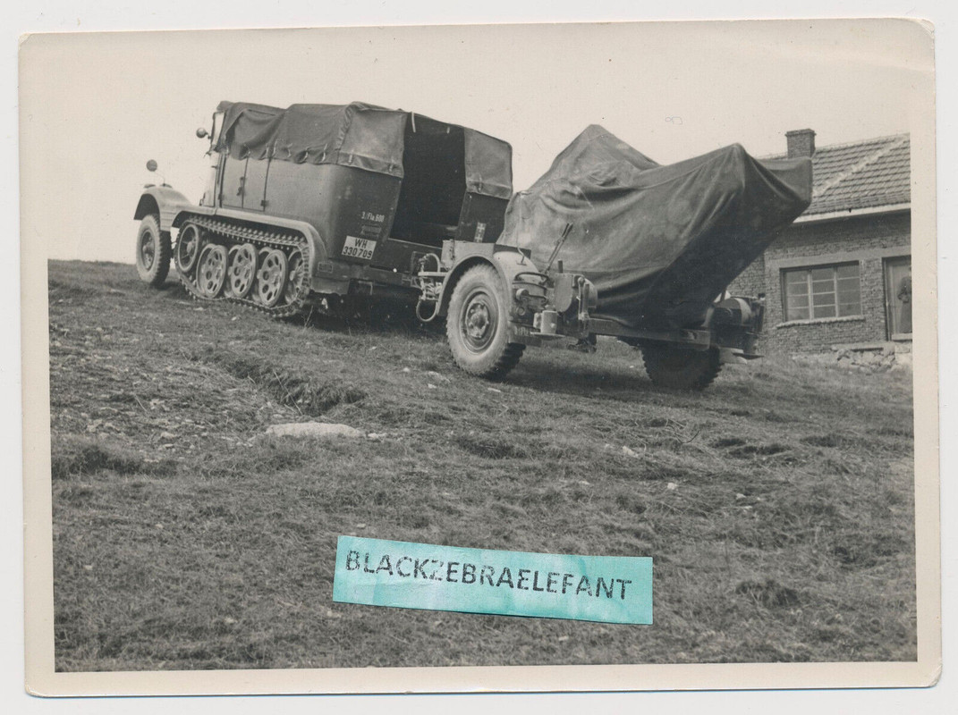 Foto wk2 Panzer Spähwagen Halbkette mit Vierlingsgeschütz