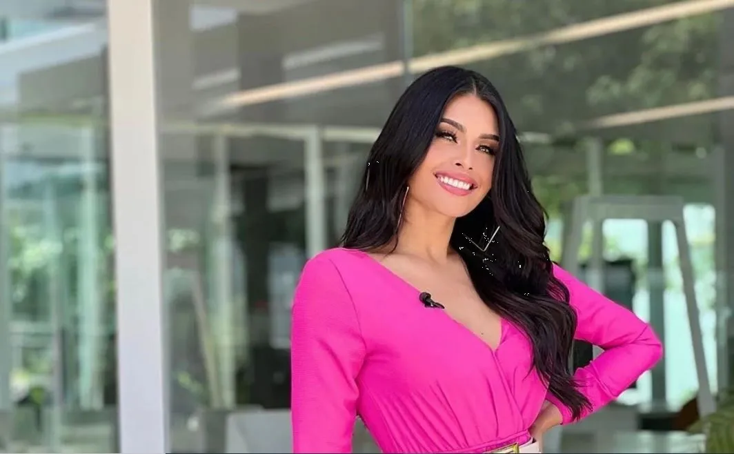 Kristal Silva se corona como la más guapa de VLA gracias a un vestido de flecos