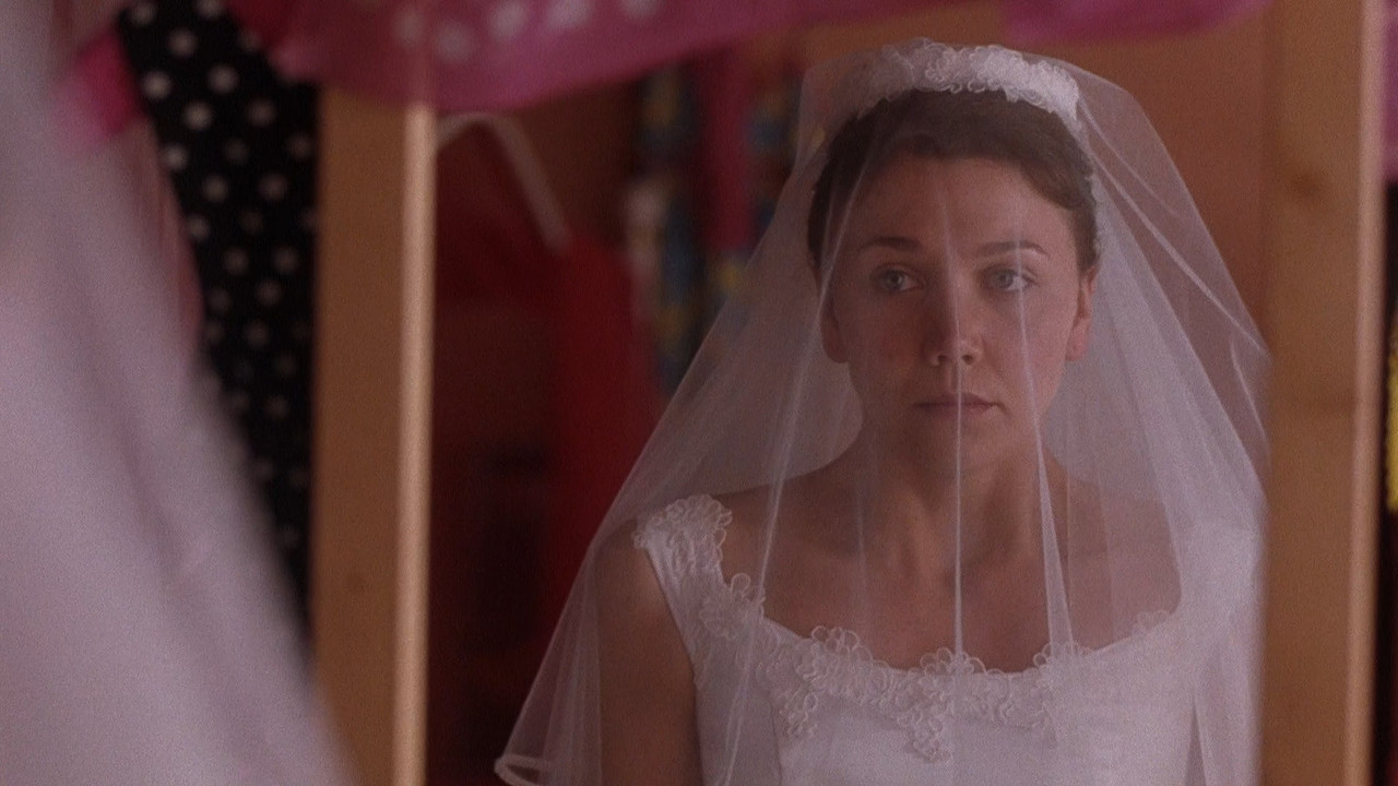 Secretary (2002).mkv_snapshot_01.30.05_[2018.03.01_16.29.43]