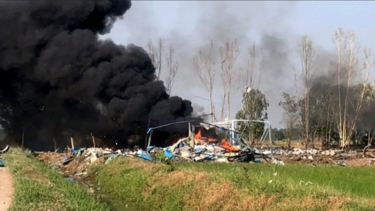¡Tragedia en Tailandia! explota fábrica de fuegos artificiales; hay 23 muertos