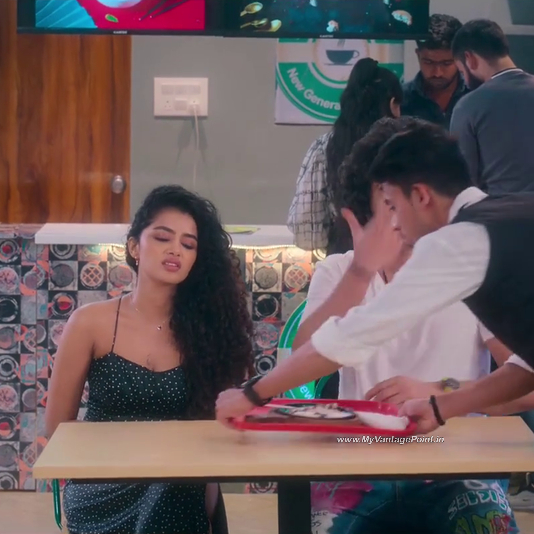 restaurant-scene-of-anupama-parameswaran-in-tillu-square-2024