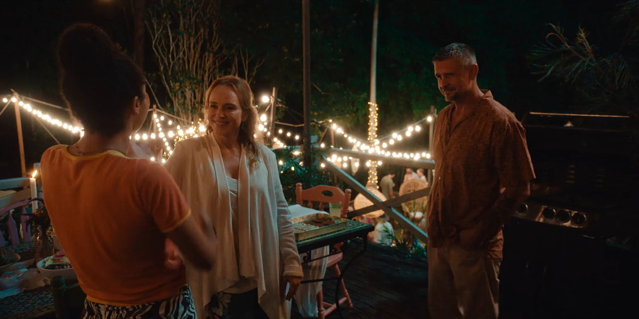Apple Cider Vinegar (2025) Season 1 [Hindi + English] WebRip 480p 720p ESub - Complete Screenshot