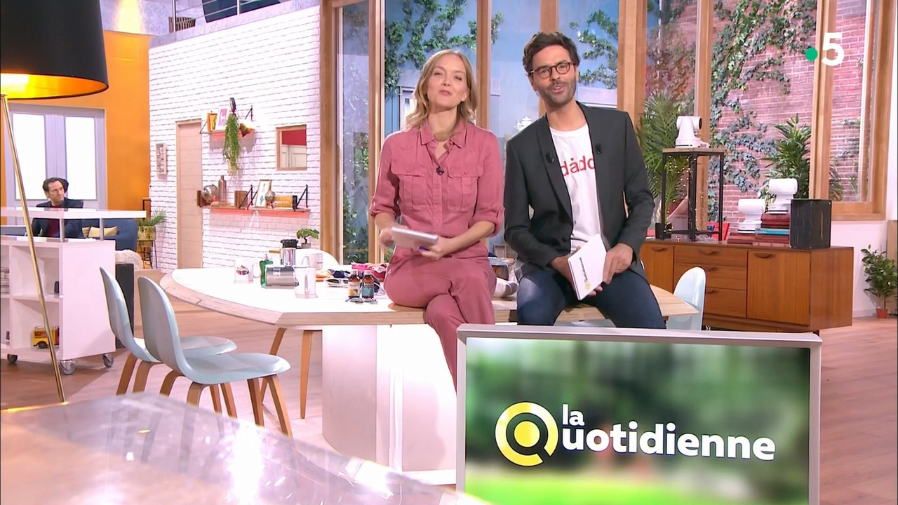 27 December - 10.45.00 - La quotidienne. Entourés d'experts-chro