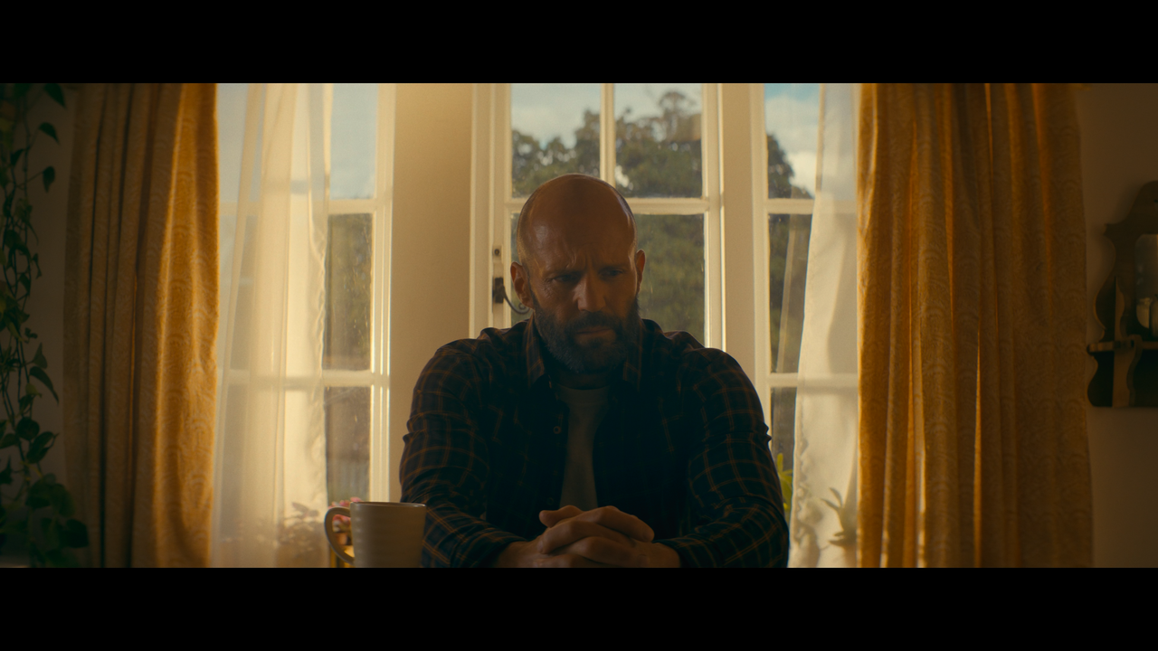 mpv-shot_The.Beekeeper.2024.2160p.UHD.NL.BDREMUX.HDR.DV.HEVC.Atmos-Нечипорук_00_16_09_0003