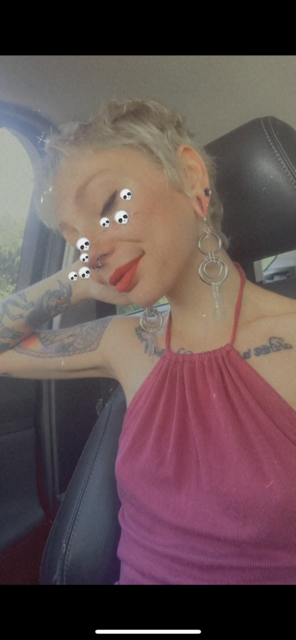 10AFE7B1-EF27-4F29-963C-D67AD9BD5ACD