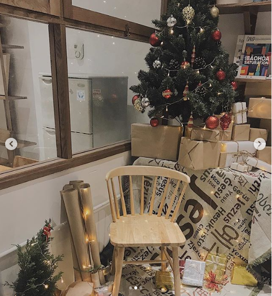 Mê mẩn 8 QUÁN CAFE DECOR GIÁNG SINH siêu lộng lẫy ở Hà Nội cho các tín đồ sống ảo - ảnh 57 me man 8 quan cafe decor giang sinh sieu long lay o ha noi cho cac tin do song ao - anh 57