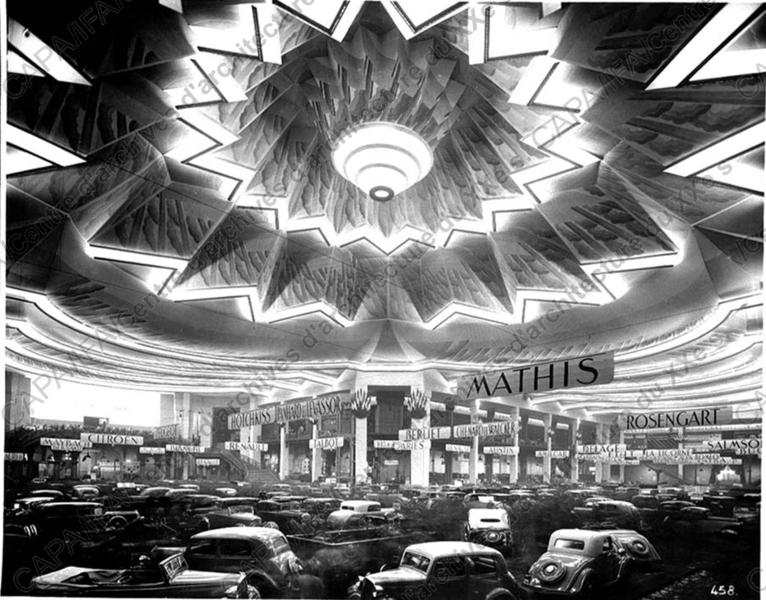 1934. 28e Salon de l'automobile au Grand-Palais, Paris 8e  vue de nuit du plafond lumineux n
