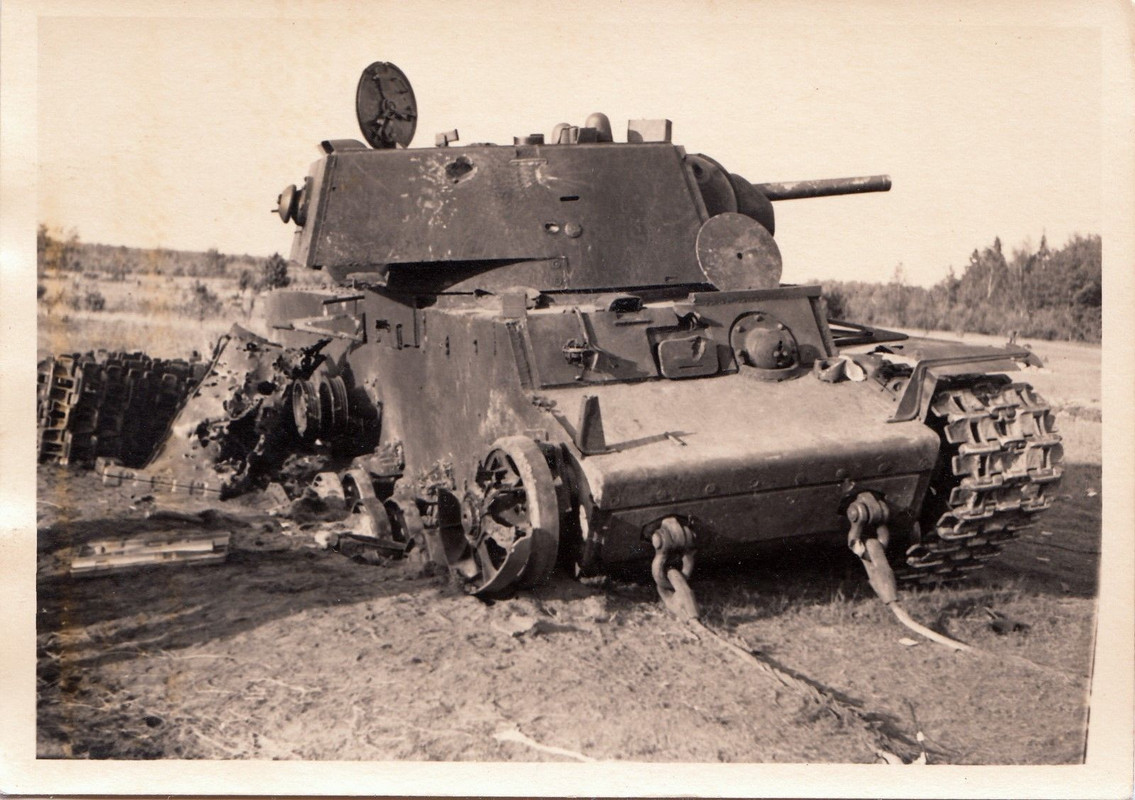 Wehrmacht Rußland russischer schwerer Panzer KW-