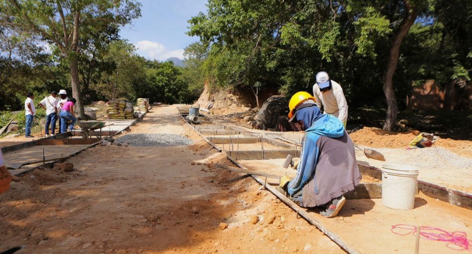 Renacer en La Mina: así avanza la construcción de la vía del ‘progreso’ para la comunidad y el turismo