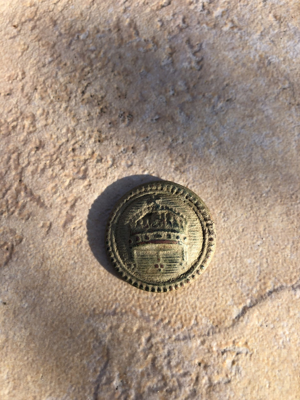 AB1FB261-E828-4A0D-95D5-308B3AA3690D