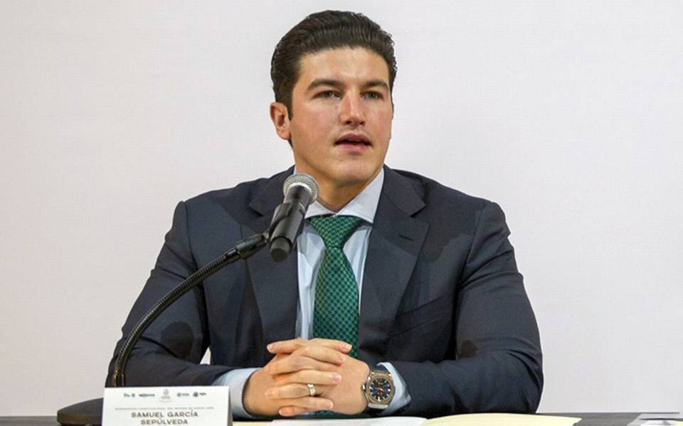 Samuel García prohibiría ley sobre corridas de toros y peleas de gallos