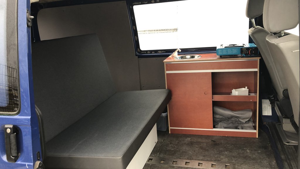 B2D3E5B8-3500-42D6-9F50-F218D69A50B1