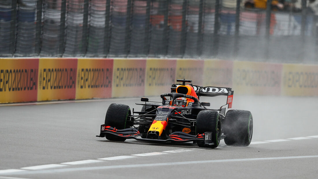 Max-Verstappen-Red-Bull-GP-Russland-2021-Sotschi-Samstag--169Gallery-60bf111e-1835562