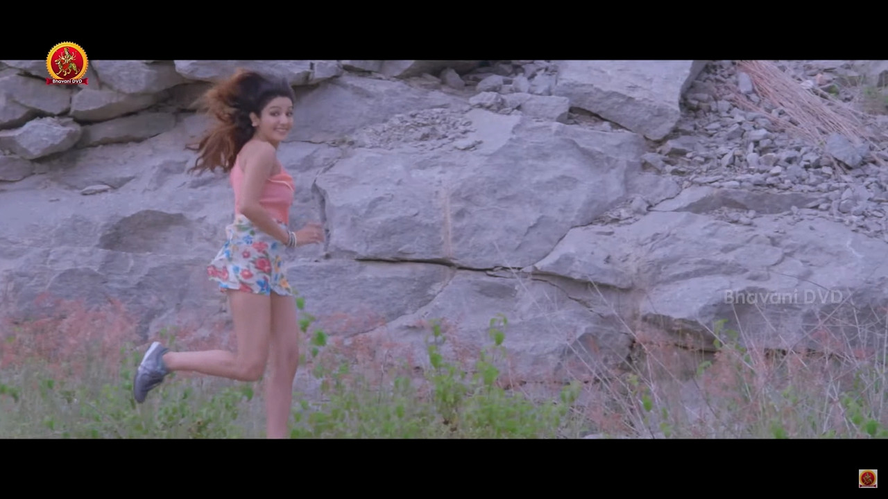 Sonia Mann Hot Navel Song From Dhee Ante 1080p.mp4_snapshot_00.36_[2020.11.21_22.33.26]
