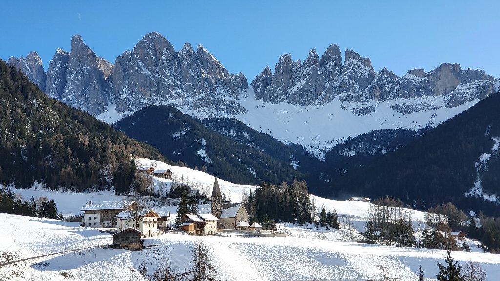 DOLOMITAS: NIEVE Y MERCADOS NAVIDEÑOS EN NOCHEVIEJA - Blogs de Italia - VAL DI FUNES: STA. MADDALENA Y ST GIOVANNI IN RANUI- VAL GARDENA: ORTISEI (3)