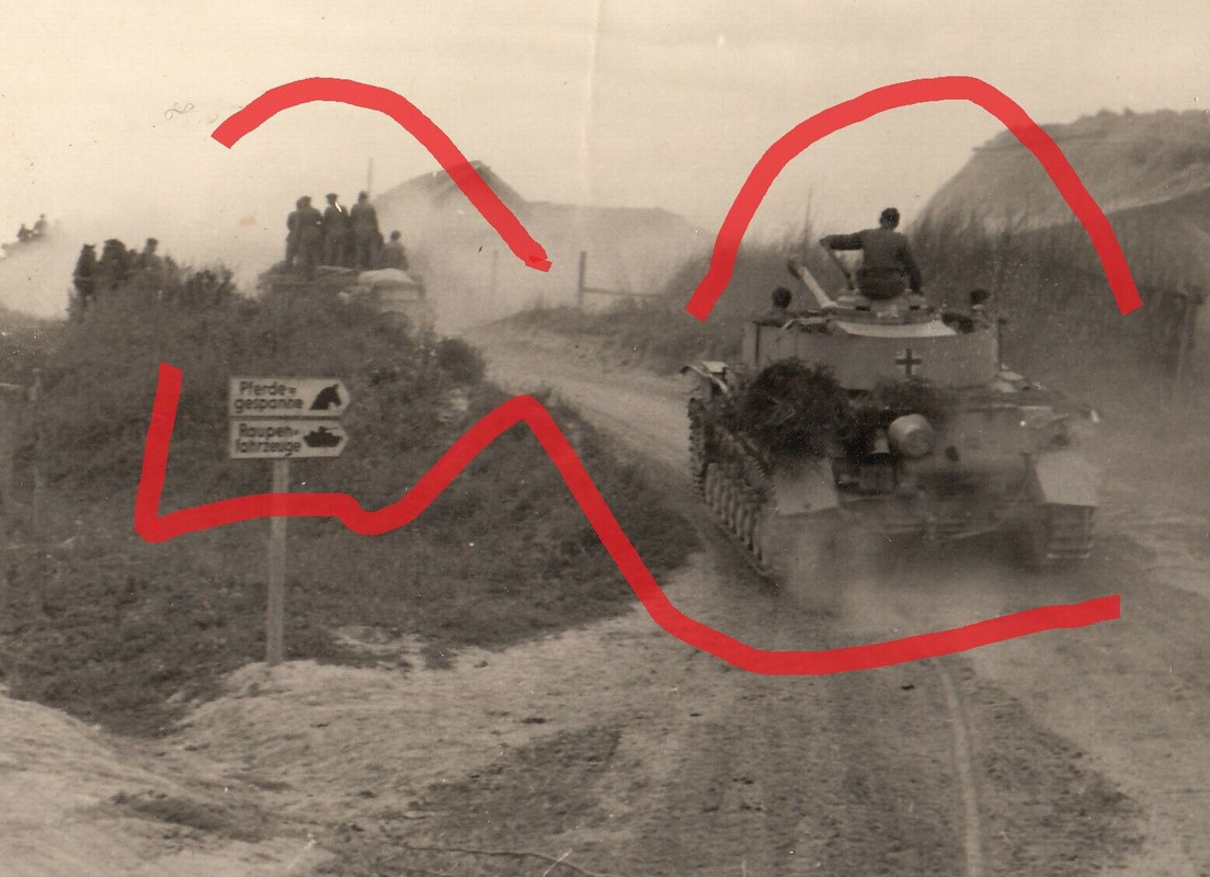 Foto WH Soldat Panzer Tank Panzer IV Langrohr Aufhängung Seitenplatten