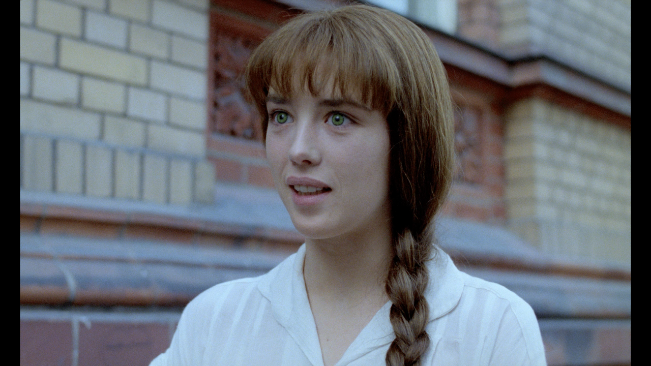 mpv-shot_Possession.1981.2160p.UHD.BDREMUX.HEVC.SDR-Нечипорук_00_22_47_0005