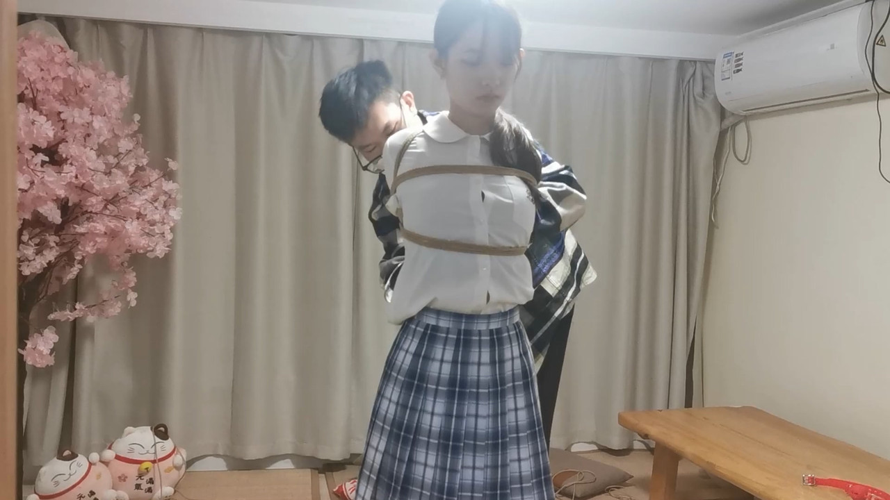 奥特曼 JK珊珊欧式驷马放置挣扎.mp4_20221018_130112.574