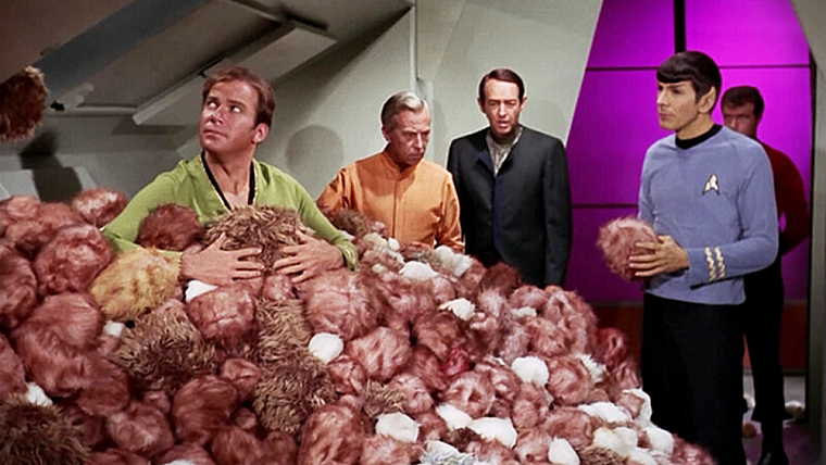 MICHAEL-PATAKI-STAR-TREK-4-FOTOR.png