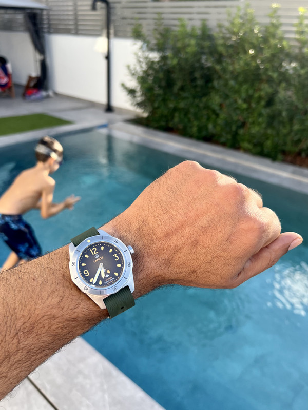 4E0EDD39-161F-424E-9B43-7E116DEE57A7