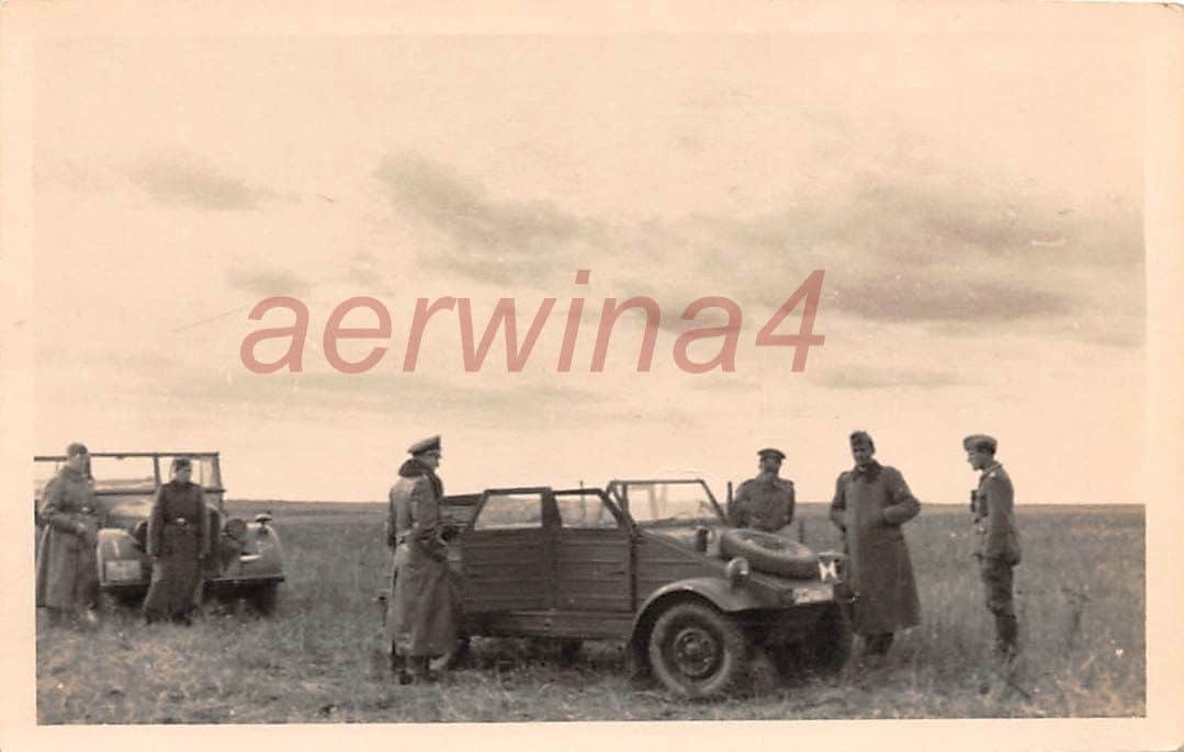 Offiziere am Kübelwagen VW bei Bobruisk Ostfront