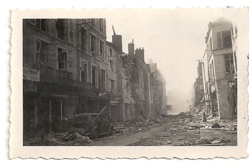 Orig.Foto Zerstörungen Ruinen in Frankreich 1940