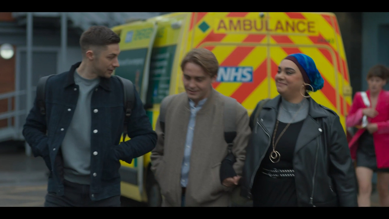 2023-04-08_21_35_BBC1_Casualty_37x26_Welcome-to-the-Warzone.mp4_snapshot_00.52.29.566