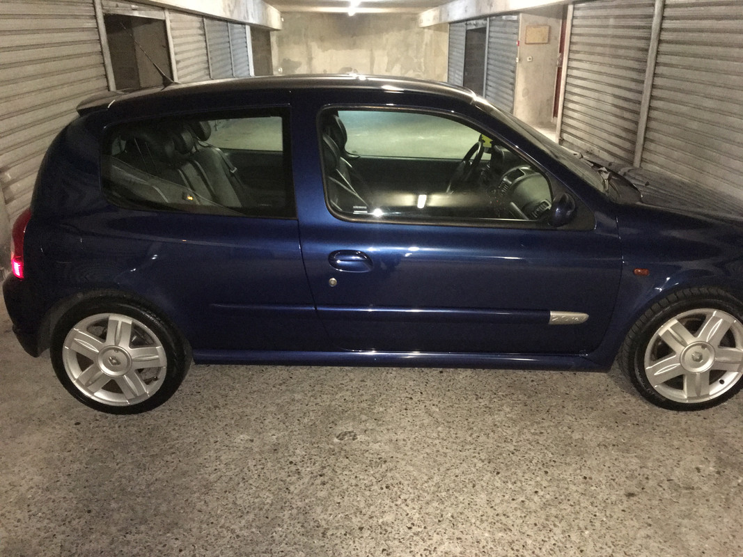 5C89992B-429F-4217-8033-63D94A7DC54D