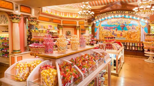 n019395_2021oct01_boardwalk-candy-palace_16-9