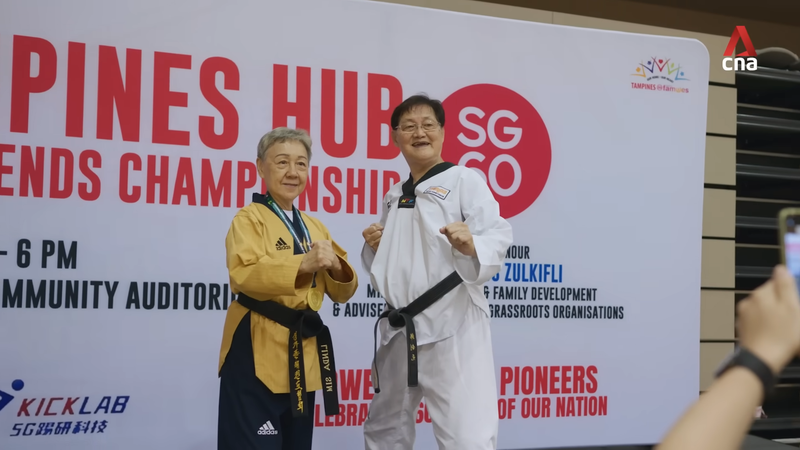 80-годишни хора продължават да тренират таекуондо в Сингапур