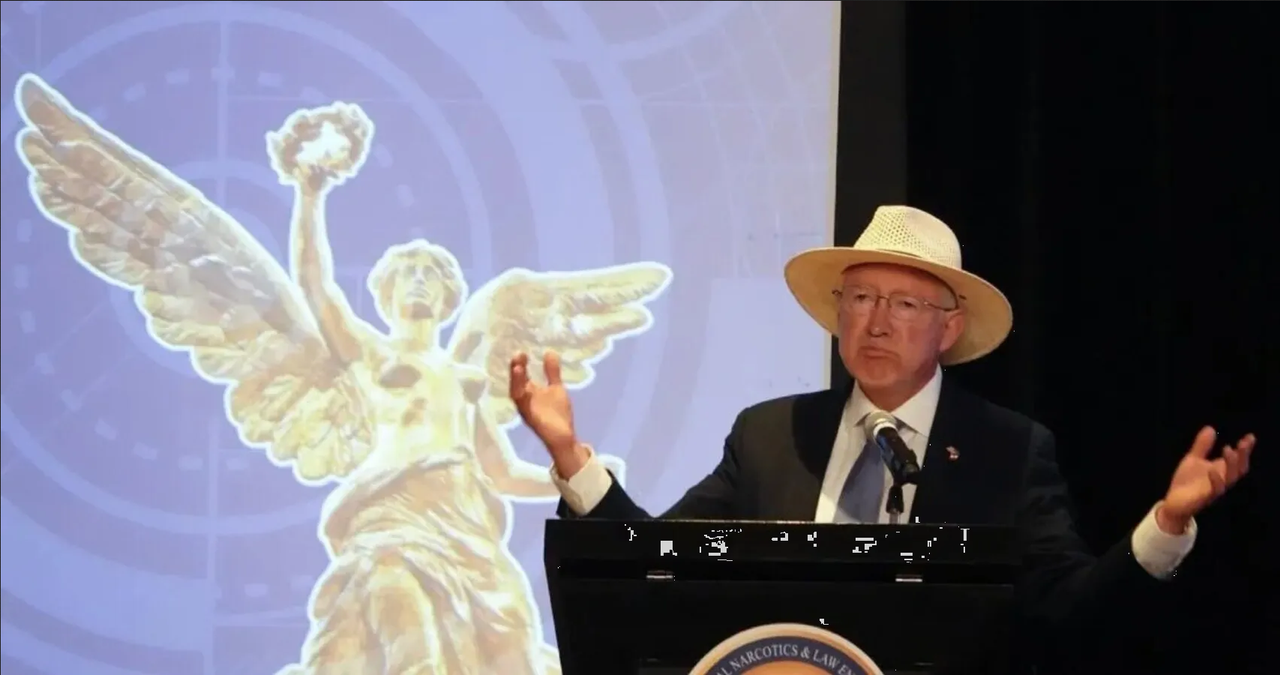 Ken Salazar: Desarrollo del sur-sureste, 