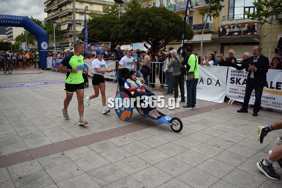 , 23&omicron;&sigmaf; &Alpha;&gamma;ώ&nu;&alpha;&sigmaf; &Delta;&rho;ό&mu;&omicron;&upsilon; &Kappa;&alpha;&lambda;&alpha;&mu;ά&tau;&alpha;&sigmaf;: &Mu;&iota;&alpha; &pi;&omicron;&lambda;ύ&chi;&rho;&omega;&mu;&eta; &gamma;&iota;&omicron;&rho;&tau;ή &alpha;&theta;&lambda;&eta;&tau;&iota;&sigma;&mu;&omicron;ύ &mu;&epsilon; &pi;&rho;&omega;&tau;&iota;έ&sigmaf; &Mu;&pi;&omicron;&upsilon;&rho;ί&kappa;&alpha; &kappa;&alpha;&iota; &Zeta;&omicron;&sigma;&kappa;ί&nu; (&phi;&omega;&tau;&omicron;&gamma;&rho;&alpha;&phi;ί&epsilon;&sigmaf; &kappa;&alpha;&iota; &beta;ί&nu;&tau;&epsilon;&omicron;)