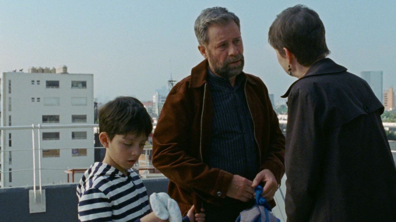 La vida en el silencio (2022).1080p.lat.cinecalidad_01_35_38_00_382