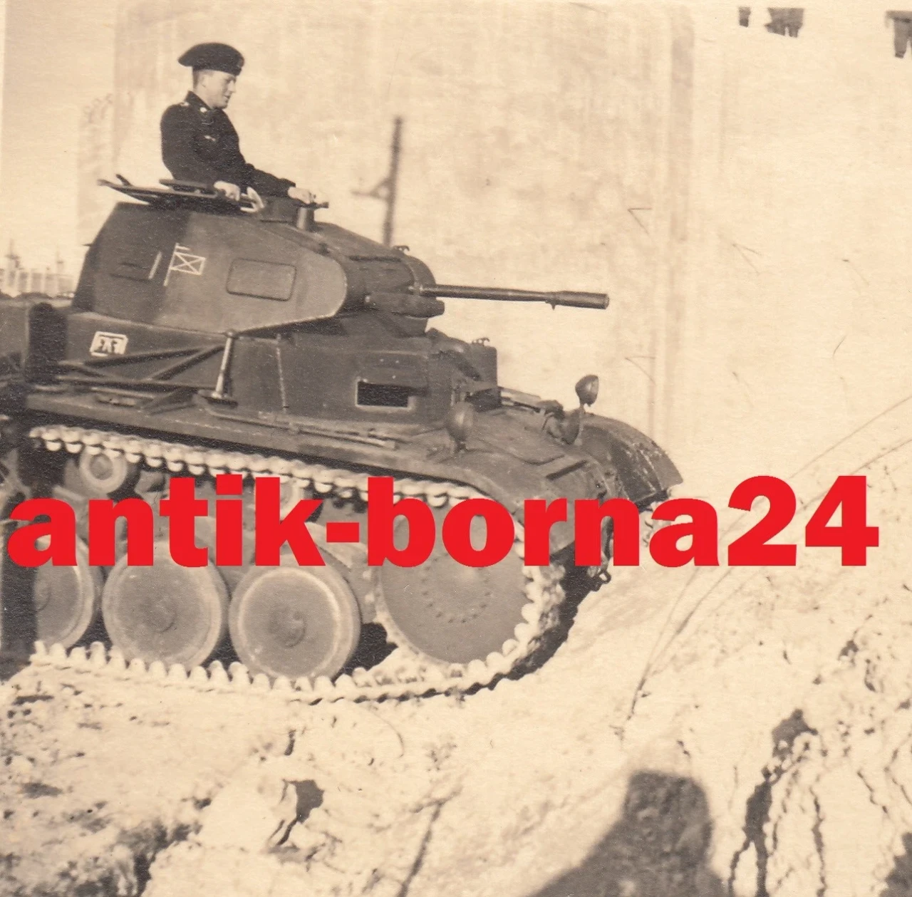 Foto Soldat Einmarsch Sudetenland Nikolsburg Mikulov Panzer Tank Sperren 176