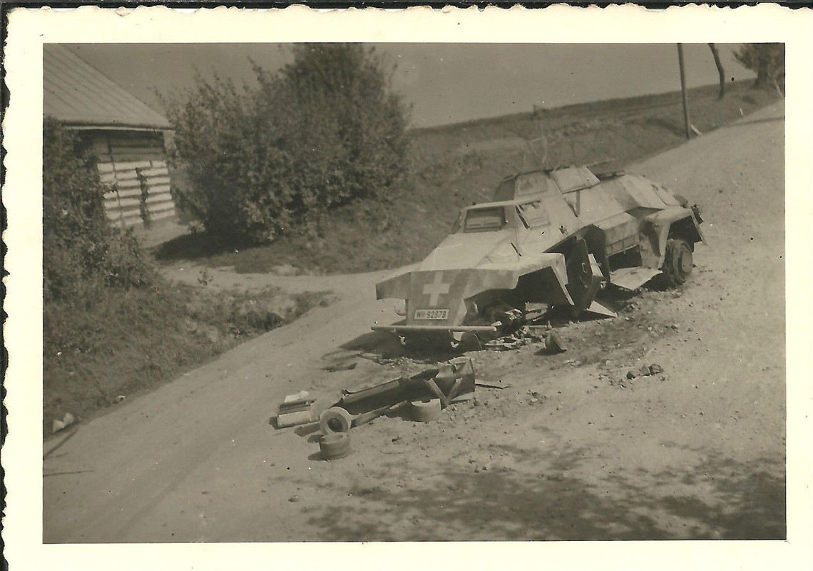 Foto 4 Rad Panzerspähwagen Mine Zerstörung Kampf