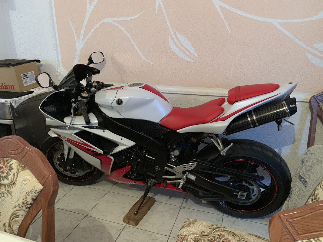 D205A131-31E8-4C5B-9A1A-7127B5289F65