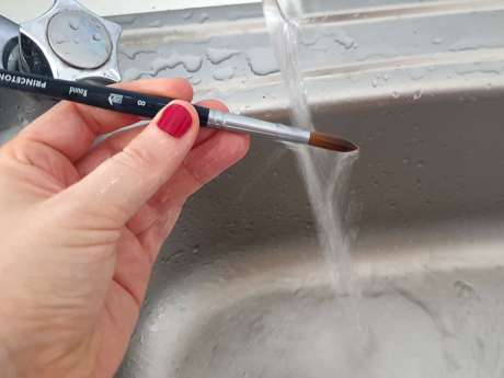 How to clean cleaning brushes