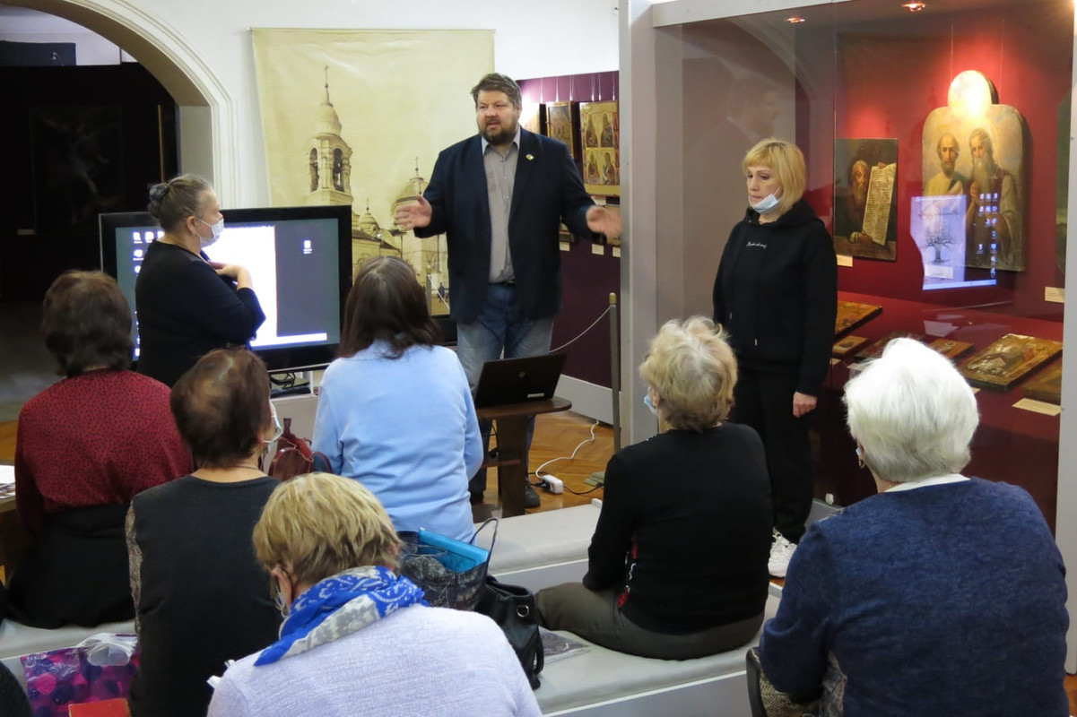 Комментарии А.Ю. Хлопотова во время выступления Т.Г. Сысковой.