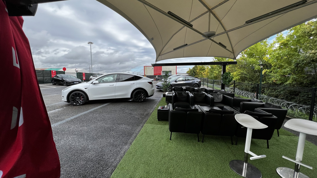Tesla livraison Valenton 3 — Postimages