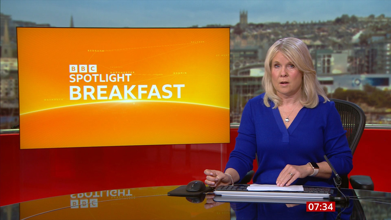 03.23 - 06.00.00 - Breakfast. The latest news, sport, business and we....ts_snapshot_14.55.645