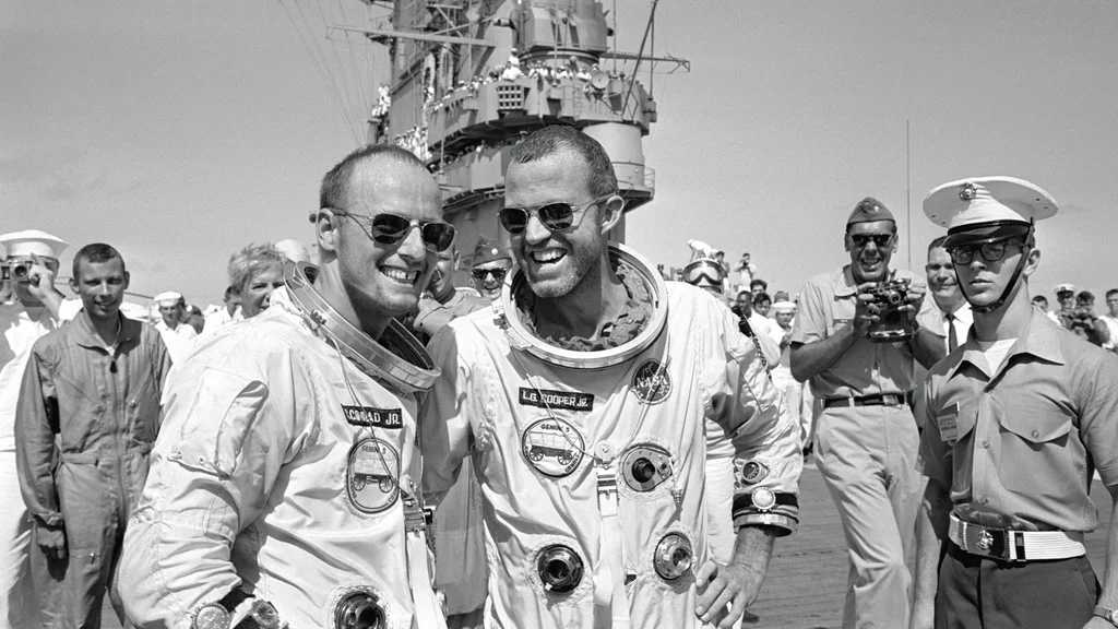 https://i.postimg.cc/tJGnyhYh/HEROCharles-Pete-Conrad-Gemini-V-1965-08-21-Glycine-Airman-jpg.webp