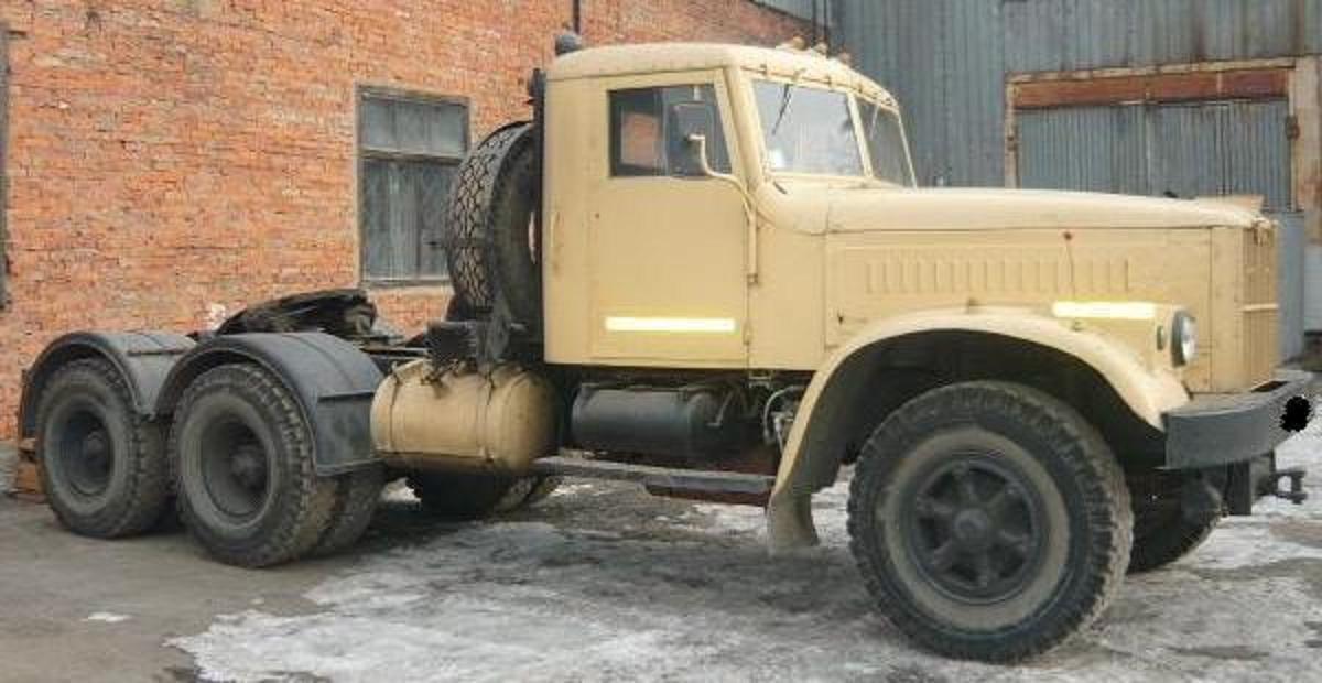 kraz_258b1_sedelniy_tyagach (3)